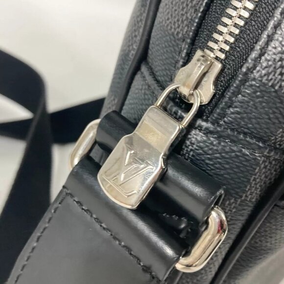 LOUIS VUITTON N41408 Damier Graphite Dayton PM Messenger Crossbody Shoulder Bag - Picture 9 of 15